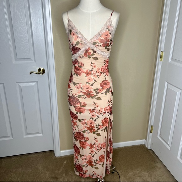 JESSICA SIMPSON Floral Bodycon Dress - Picture 1 of 15